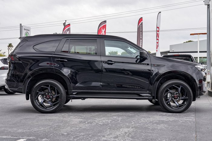 2026 Isuzu MU-X X-TERRAIN