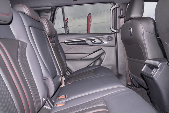 2026 Isuzu MU-X X-TERRAIN