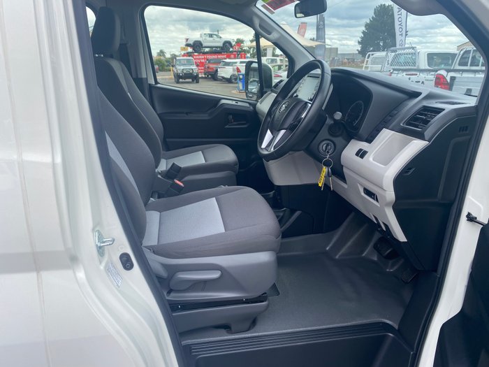 2019 Toyota Hiace Hiace Bus SLWB 2.8L T Diesel Automatic 9633060 001