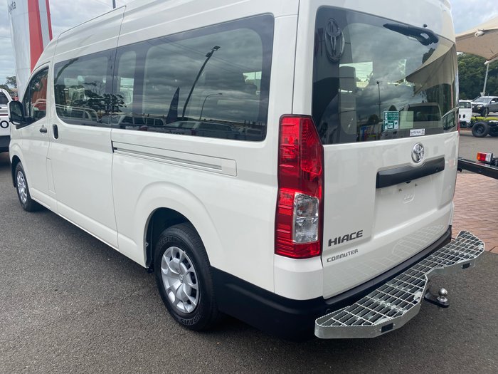 2019 Toyota Hiace Hiace Bus SLWB 2.8L T Diesel Automatic 9633060 001