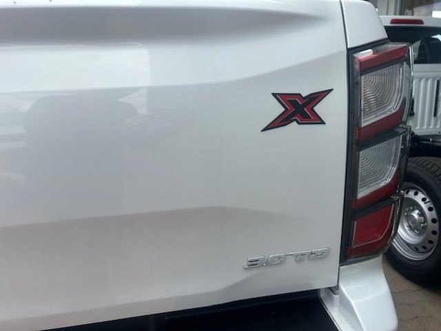 2025 Isuzu D-MAX X-TERRAIN MY25.5 MOONSTONE WHITE