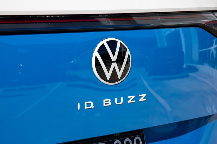 2025 Volkswagen ID. Buzz Pro BEV560