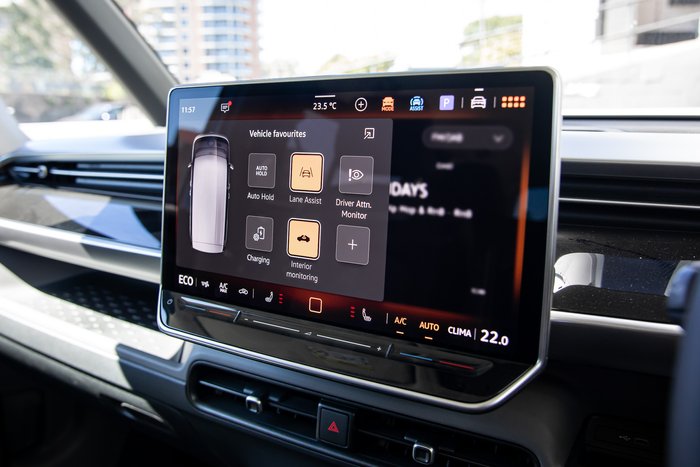 2025 Volkswagen ID. Buzz Pro BEV560