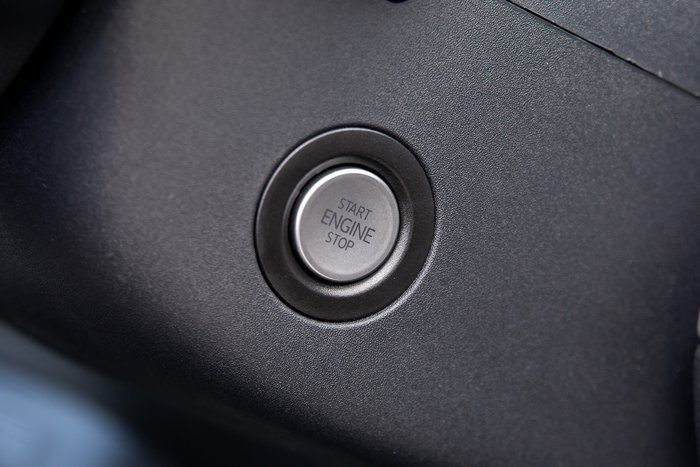 2025 Volkswagen ID. Buzz Pro BEV560