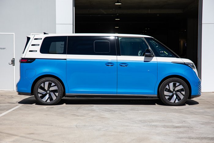 2025 Volkswagen ID. Buzz Pro BEV560