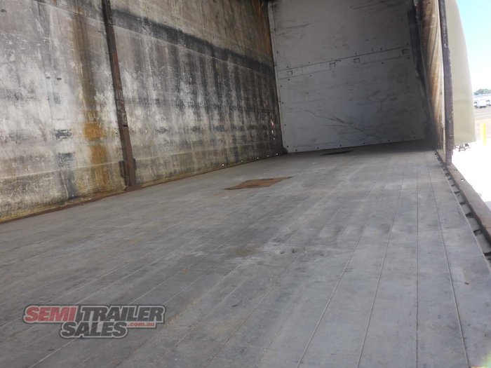 2005 Maxitrans 12 Pallet Curtainsider A Trailer