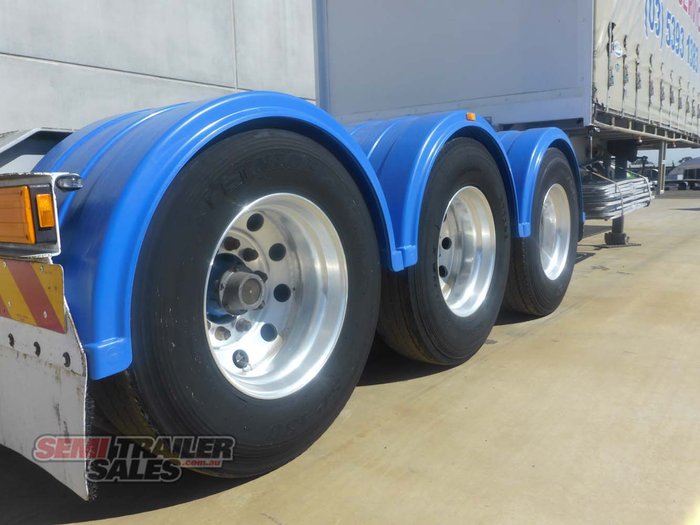 2005 Maxitrans 12 Pallet Curtainsider A Trailer