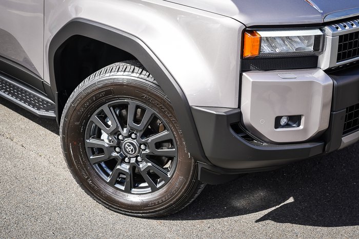 2025 Toyota PRADO