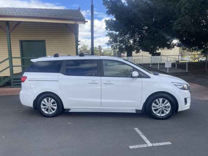 2015 Kia Carnival