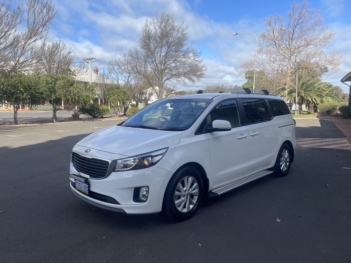2015 Kia Carnival