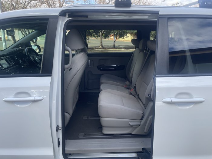 2015 Kia Carnival