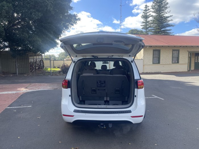 2015 Kia Carnival
