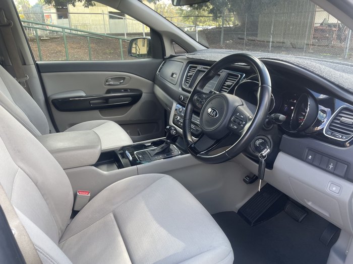 2015 Kia Carnival