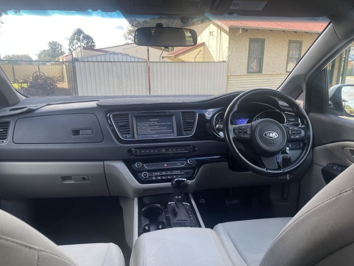 2015 Kia Carnival