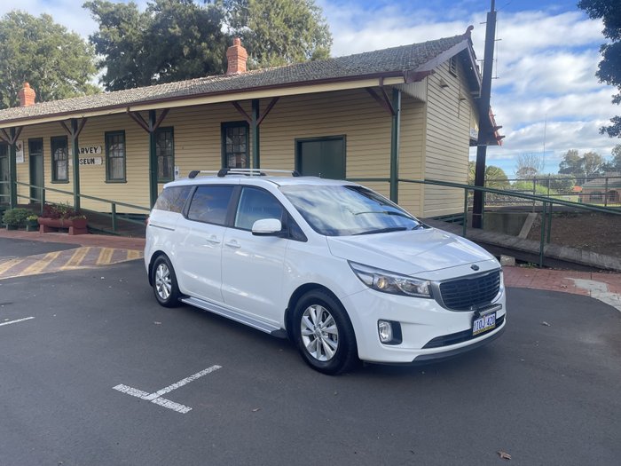 2015 Kia Carnival