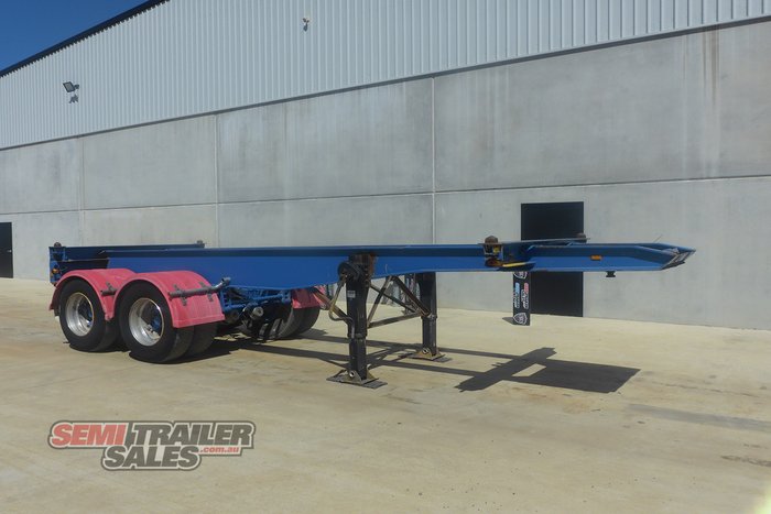 1985 Krueger 20FT Skel