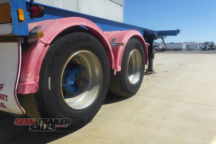 1985 Krueger 20FT Skel