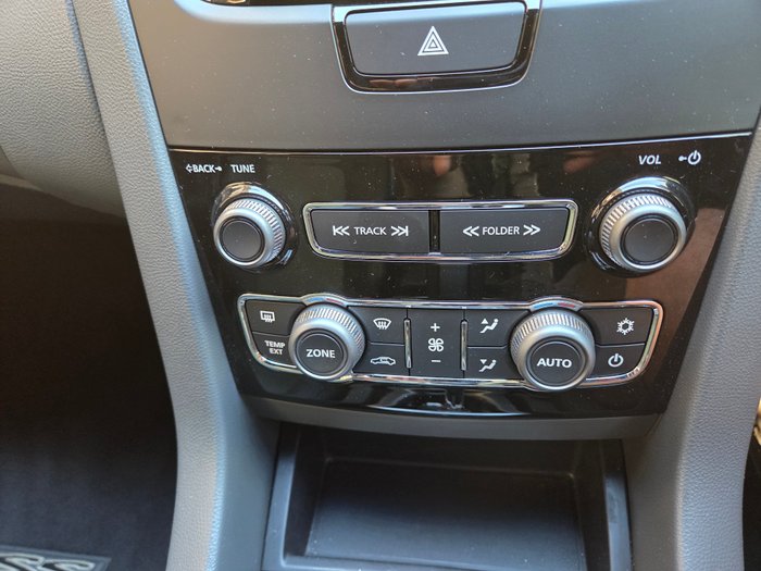 2011 HOLDEN COMMODORE SSV SILVER