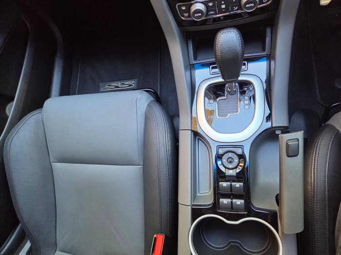 2011 HOLDEN COMMODORE SSV SILVER