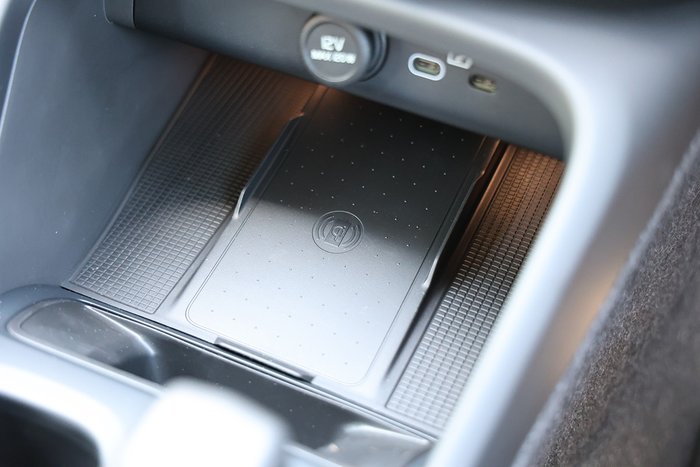 2025 Volvo XC40 Plus B4