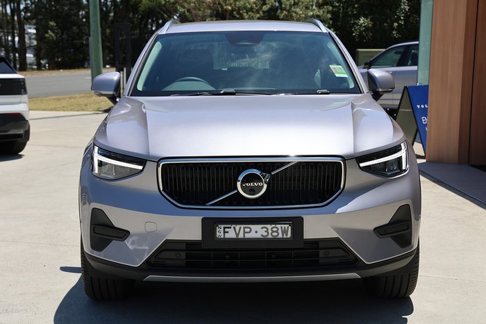 2025 Volvo XC40 Plus B4