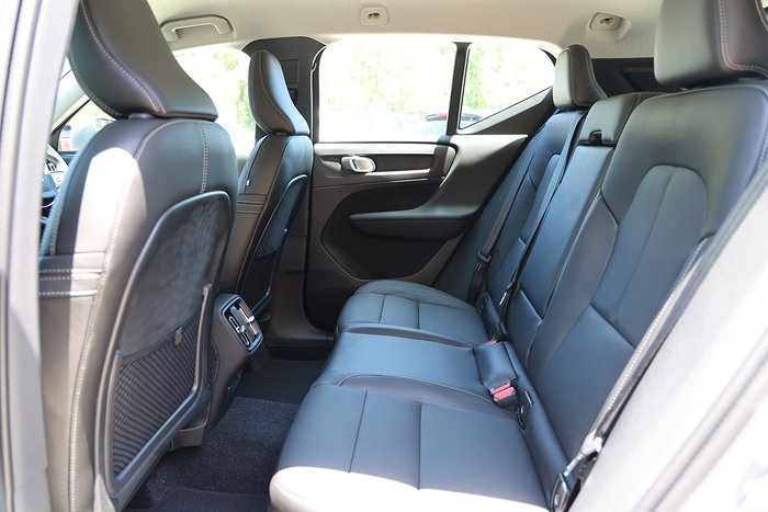 2025 Volvo XC40 Plus B4