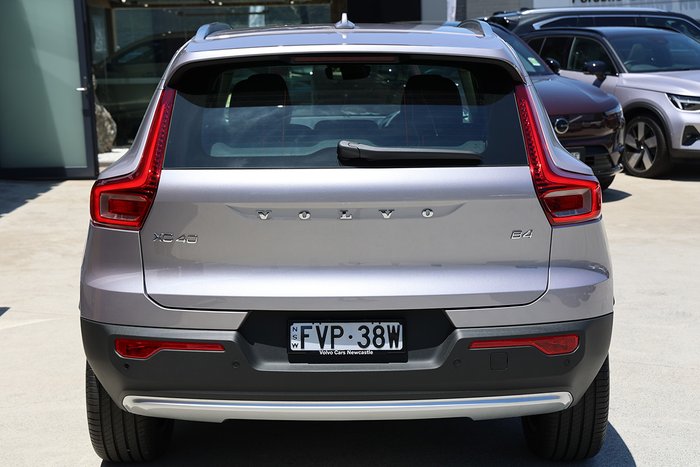 2025 Volvo XC40 Plus B4