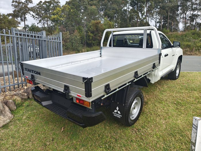 2026 MITSUBISHI Triton GLX