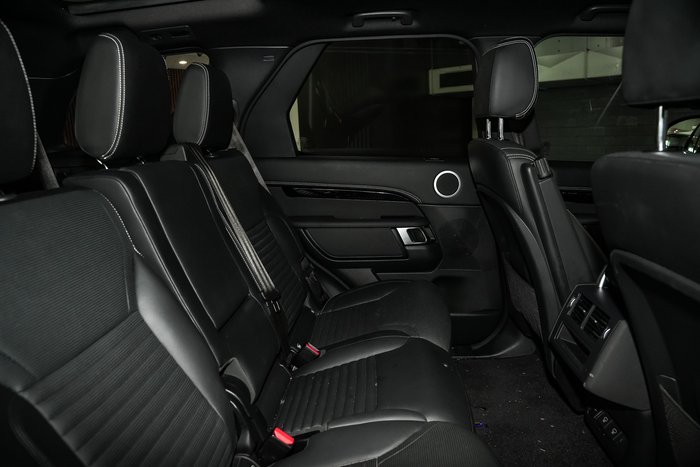 2023 Land Rover Discovery P360 R-Dynamic S