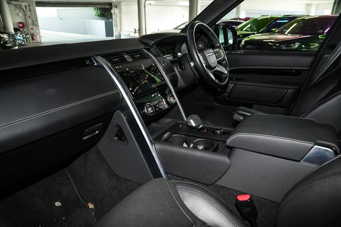 2023 Land Rover Discovery P360 R-Dynamic S