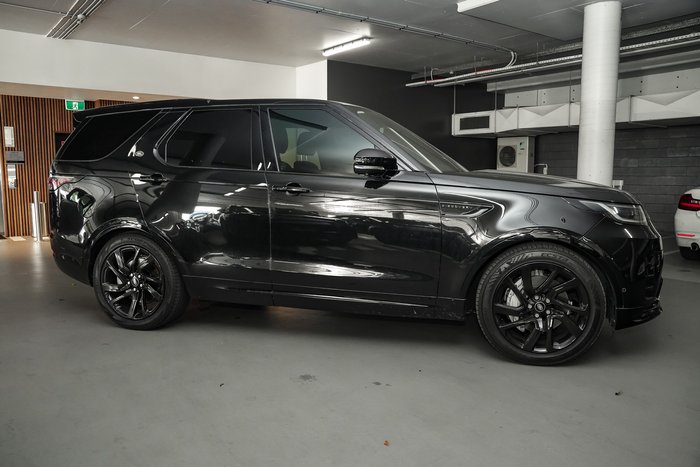 2023 Land Rover Discovery P360 R-Dynamic S