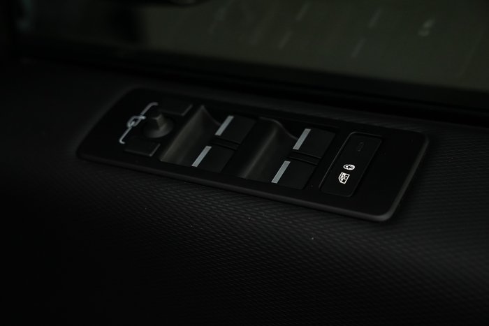 2023 Land Rover Discovery P360 R-Dynamic S