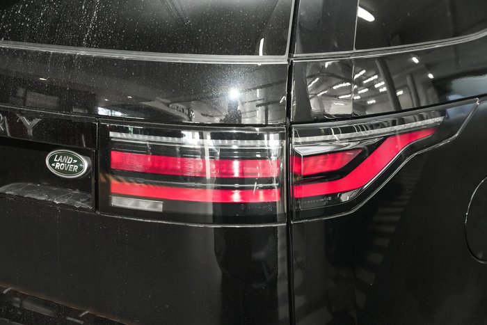 2023 Land Rover Discovery P360 R-Dynamic S