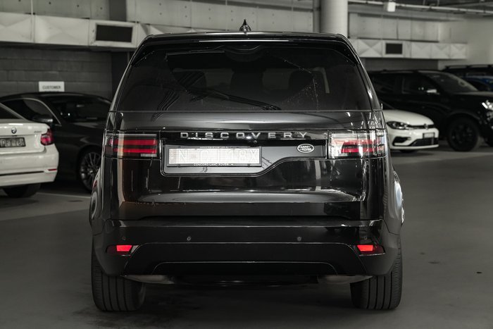 2023 Land Rover Discovery P360 R-Dynamic S