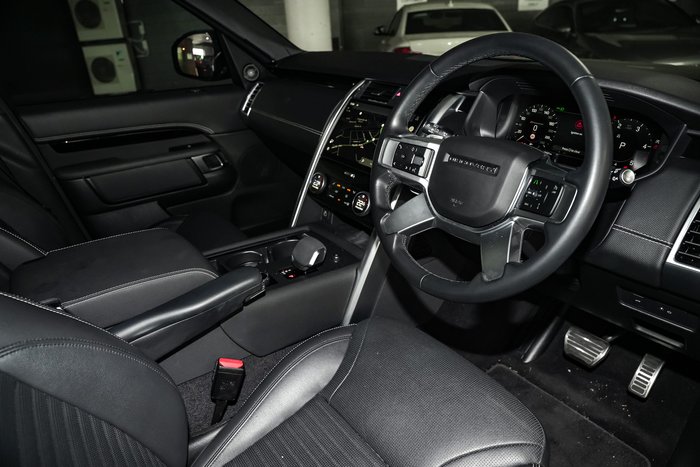 2023 Land Rover Discovery P360 R-Dynamic S