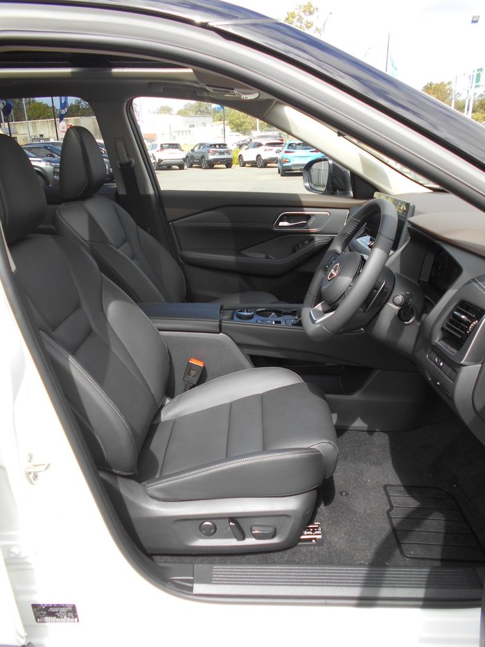 2024 NISSAN X-TRAIL Ti