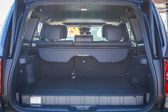 2024 Toyota PRADO Altitude