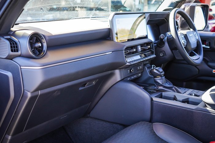 2024 Toyota PRADO Altitude
