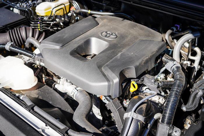 2024 Toyota PRADO Altitude