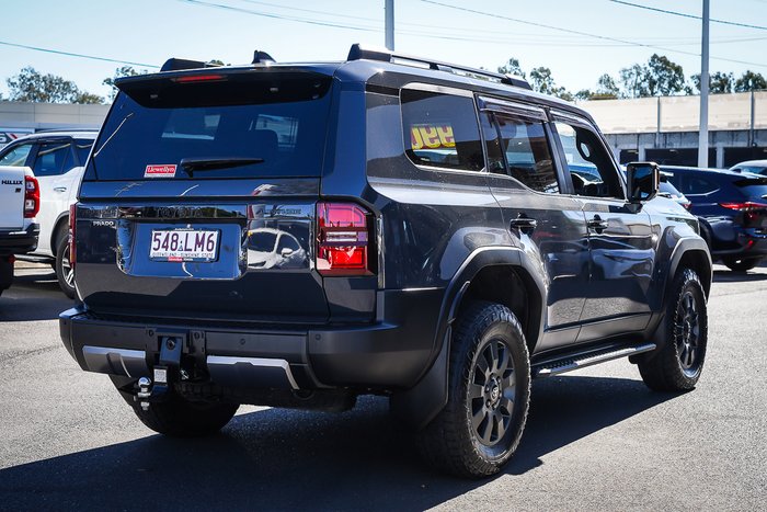 2024 Toyota PRADO Altitude