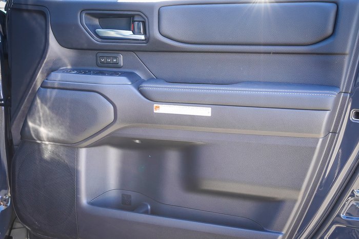 2024 Toyota PRADO Altitude