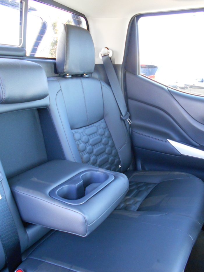 2025 Nissan Navara ST-X