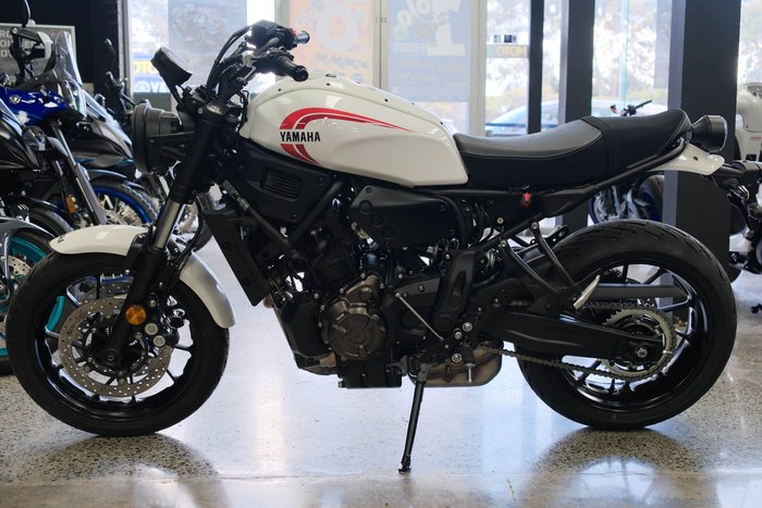2024 YAMAHA XSR700 YAMAHA ROAD White