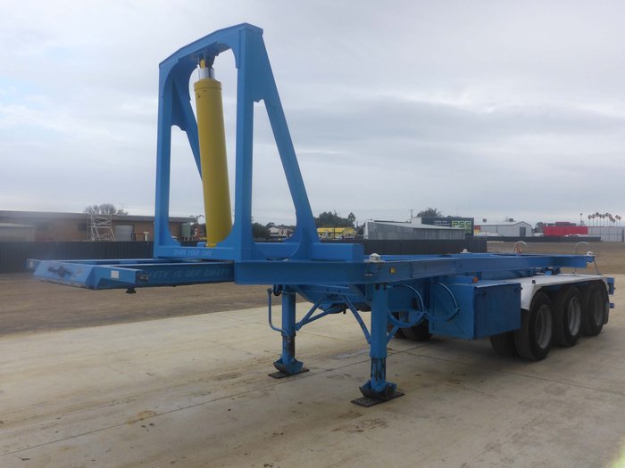 2000 Krueger 20FT Tipping Skel