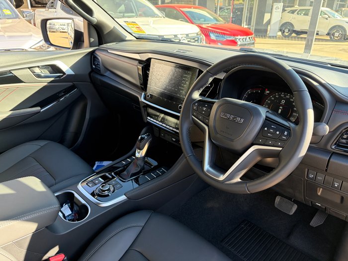 2026 ISUZU MU-X XT