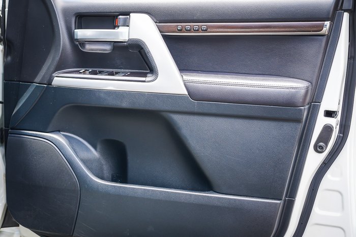 2020 Toyota LANDCRUISER Sahara