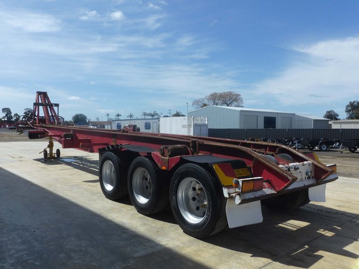 2005 Hamelex White Hook Lift Trailer