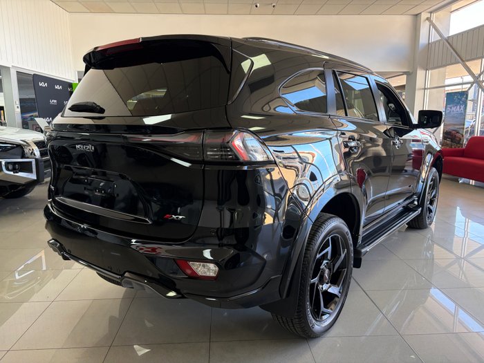 2026 ISUZU MU-X XT