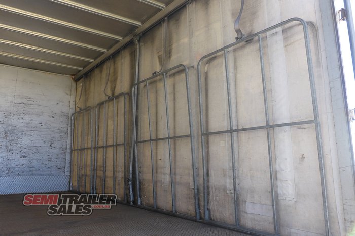 2013 Krueger 12 Pallet Pig Curtainsider