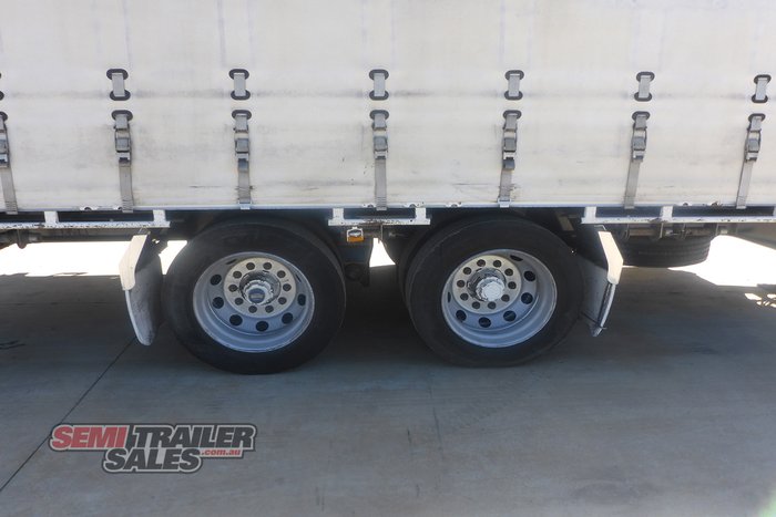 2013 Krueger 12 Pallet Pig Curtainsider